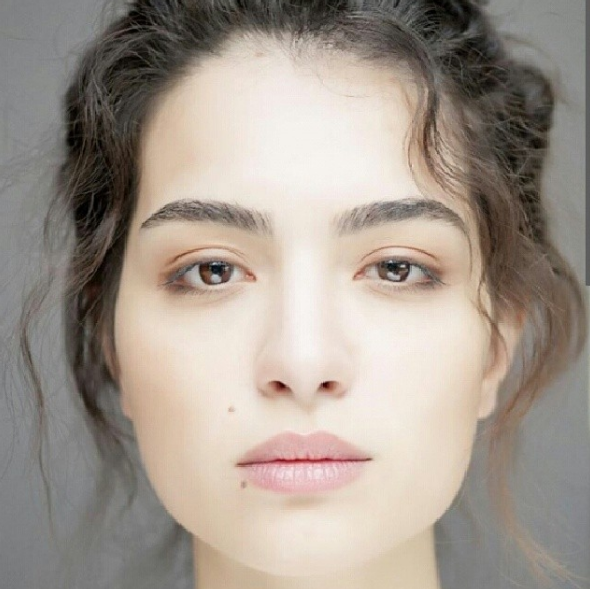 Mercek Altında: Melisa Aslı Pamuk