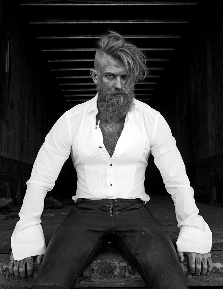 Stili Yakala: Josh Mario John