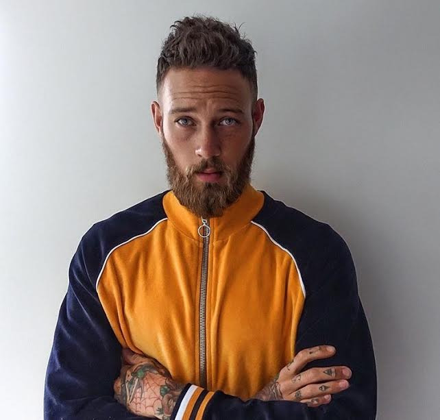 Stili Yakala: Billy Huxley
