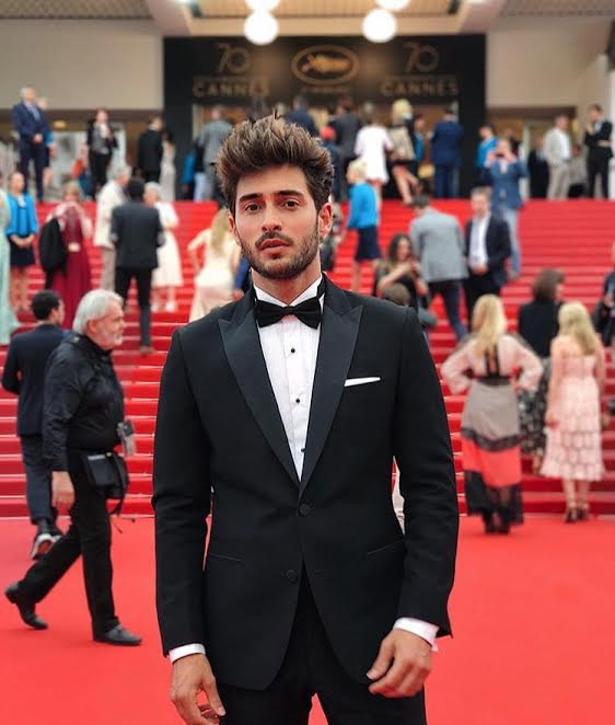 Stili Yakala: Raphaël Spezzotto