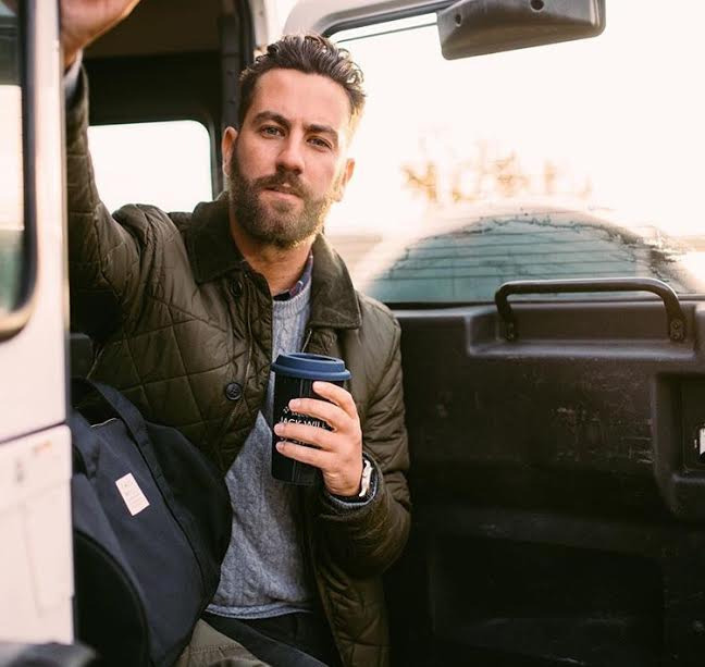 Stili Yakala: Matthew Zorpas