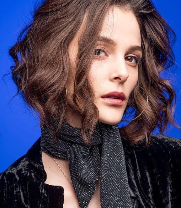 Mercek Altında: Büşra Develi