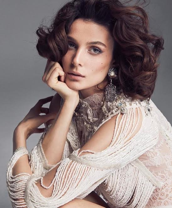 Mercek Altında: Büşra Develi