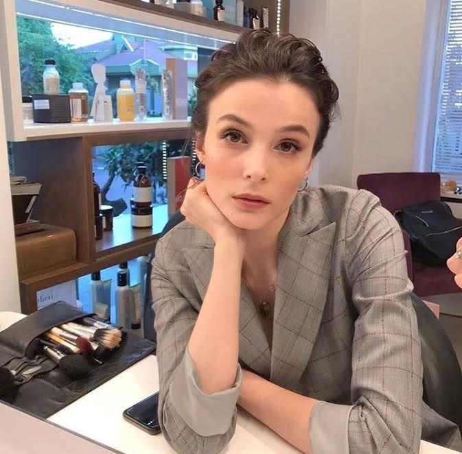 Mercek Altında: Büşra Develi