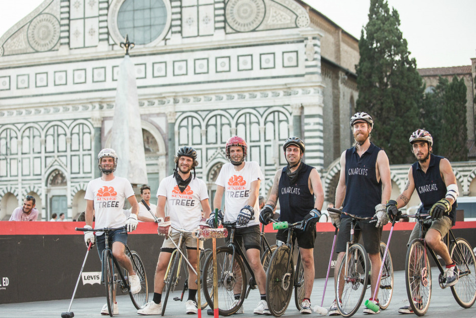 Christian Louboutin ve Aurelien Spor Ayakkabıları