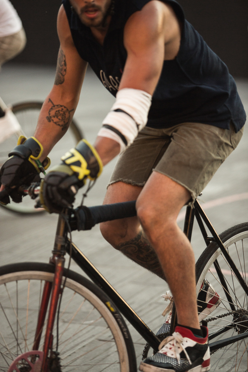 Christian Louboutin ve Aurelien Spor Ayakkabıları