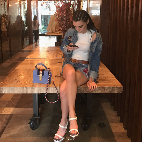 Mercek Altında: Burcu Kıratlı