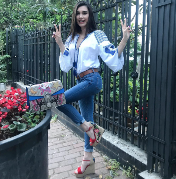 Mercek Altında: Burcu Kıratlı