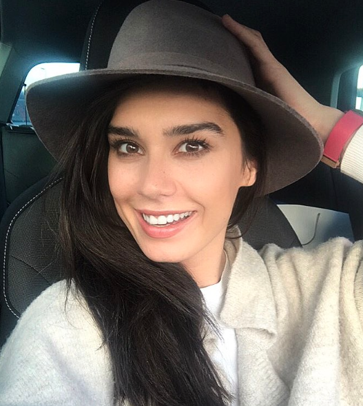 Mercek Altında: Burcu Kıratlı