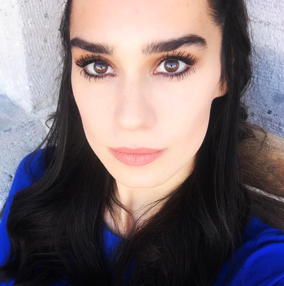 Mercek Altında: Burcu Kıratlı