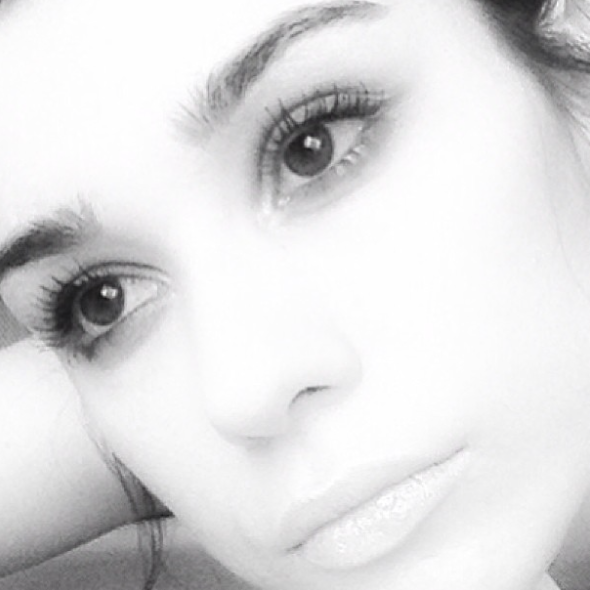 Mercek Altında: Burcu Kıratlı