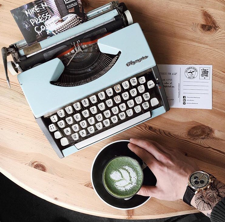 "But First Coffee" Değil "But First Take a Photo!"