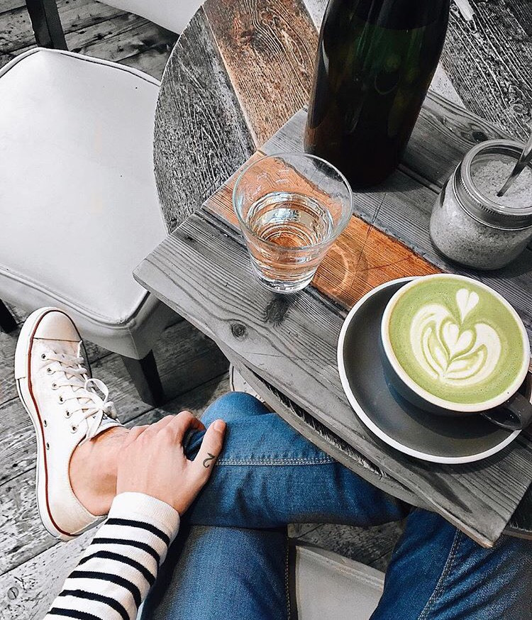 "But First Coffee" Değil "But First Take a Photo!"