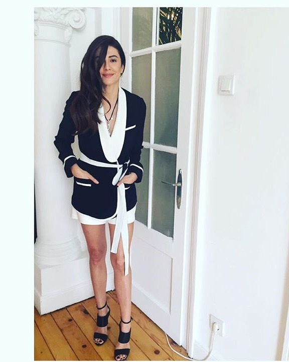 Mercek Altında: Başak Dizer