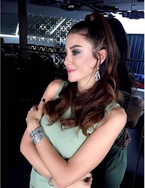 Mercek Altında: Başak Dizer