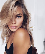 Mercek Altında: Angelica Blick