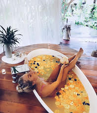 Mercek Altında: Angelica Blick