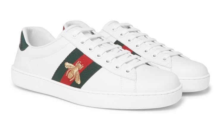 Bazı Adamlar Beyaz Giyer