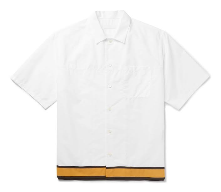 Bazı Adamlar Beyaz Giyer