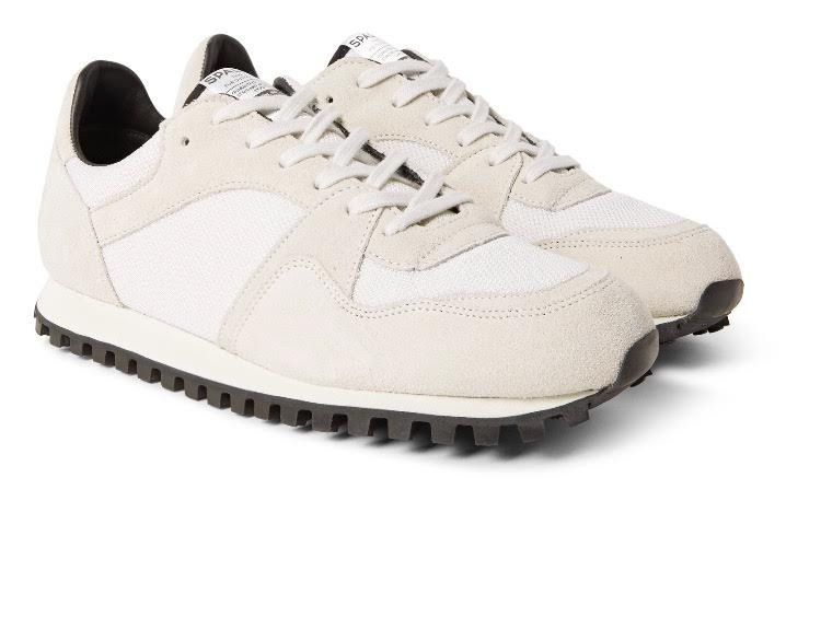 Bazı Adamlar Beyaz Giyer