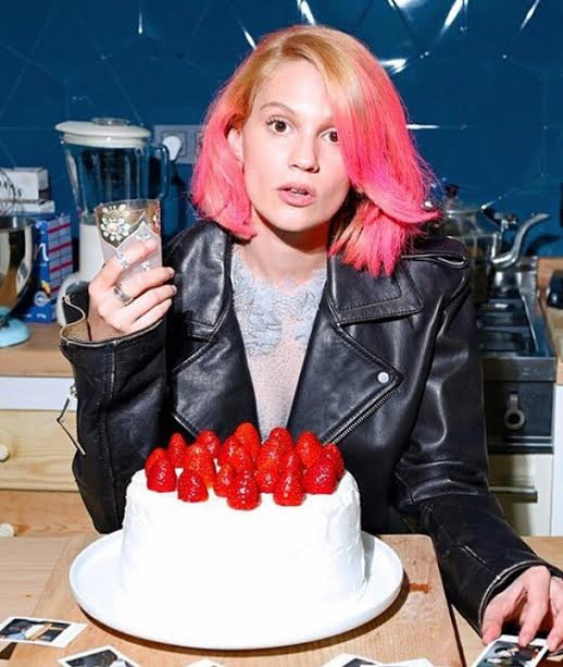 Mercek Altında: Farah Zeynep Abdullah