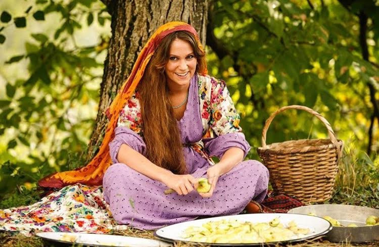 Mercek Altında: Farah Zeynep Abdullah