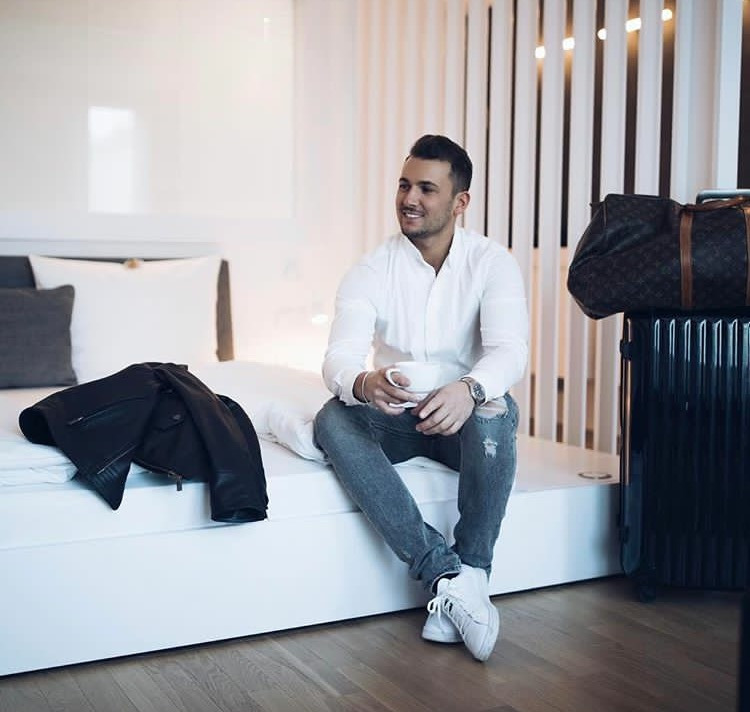 Stili Yakala: Sandro Rasà