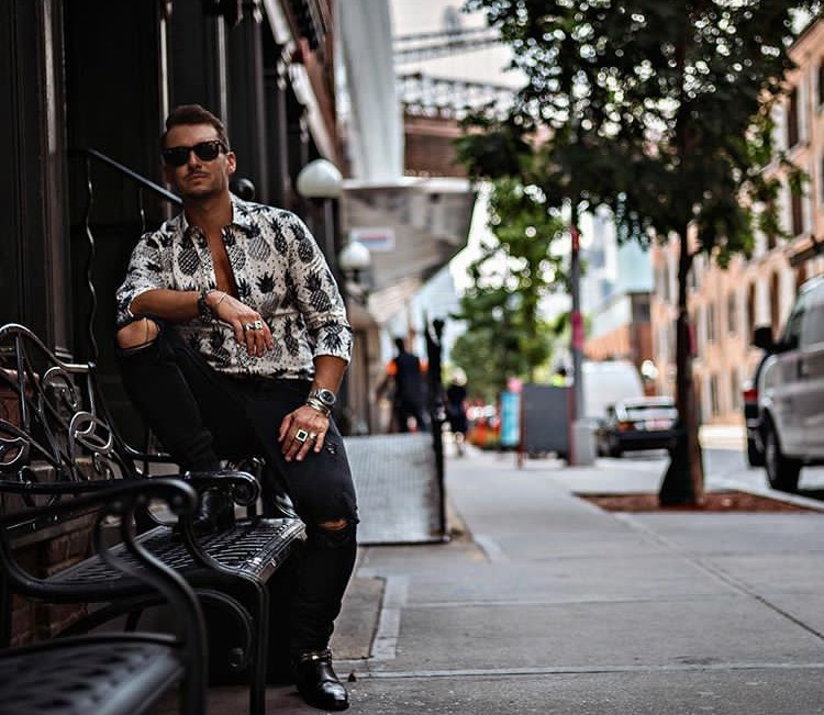 Stili Yakala: Sandro Rasà