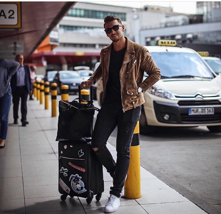 Stili Yakala: Sandro Rasà