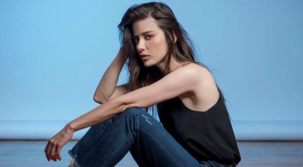 Mercek Altında: Özge Gürel