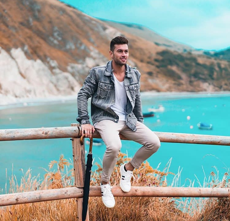 Stili Yakala: Ali Gordon