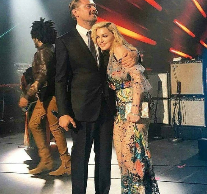 Leonardo DiCaprio’yla Ünlüsü Bol Bir Gece