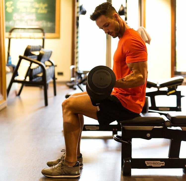 Stili Yakala: Daniel Fox