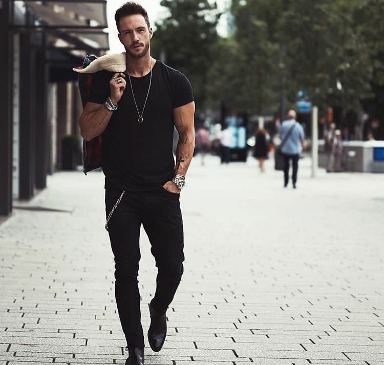 Stili Yakala: Daniel Fox