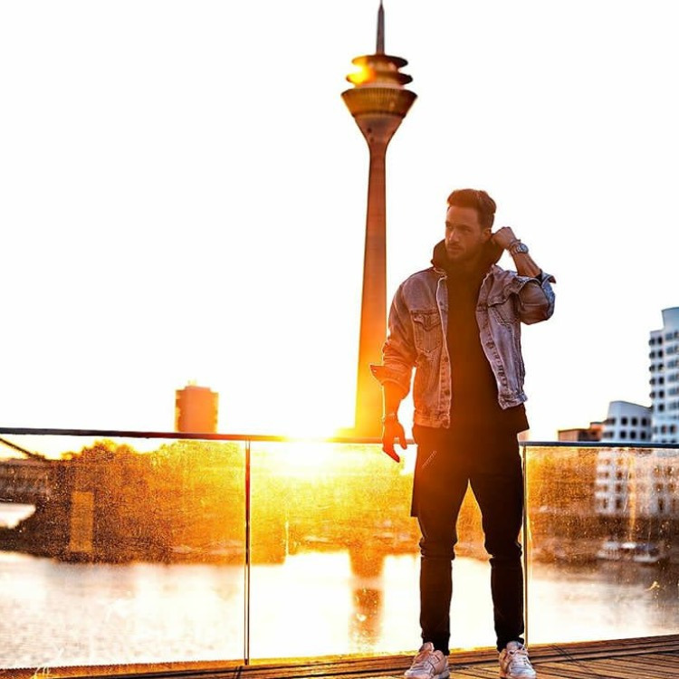 Stili Yakala: Daniel Fox