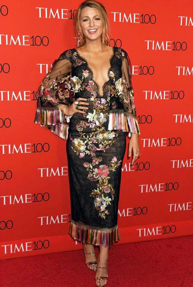 Kıvrımlarıyla hayranı olduğumuz 10 kadın Kıvrımlarıyla hayranı olduğumuz 10 kadın