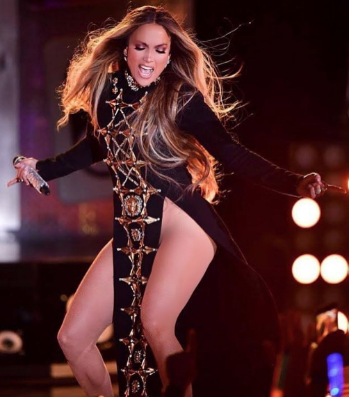 Kıvrımlarıyla hayranı olduğumuz 10 kadın Kıvrımlarıyla hayranı olduğumuz 10 kadın