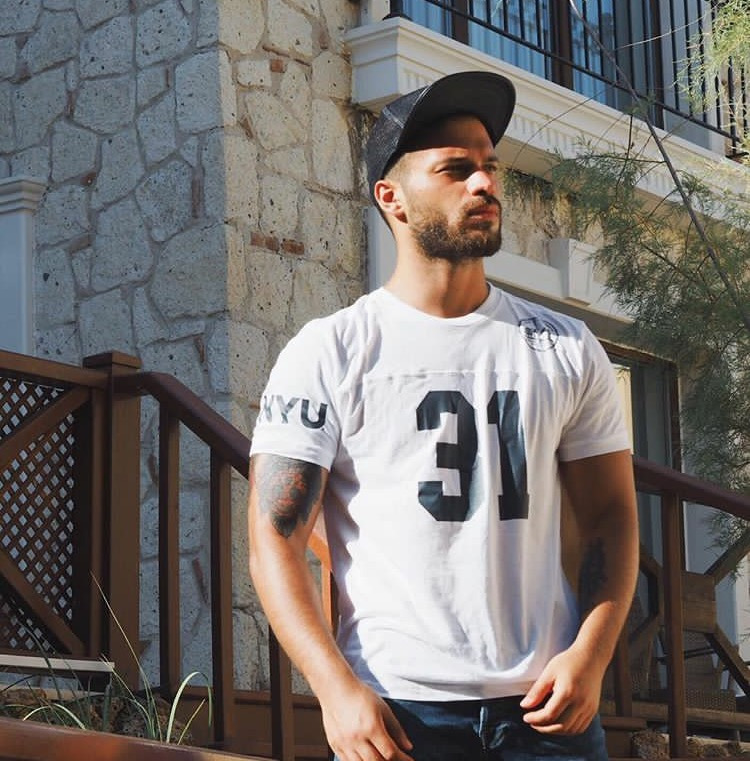 Stili yakala: Oğuz Sarıpınar