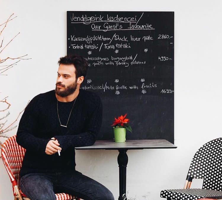 Stili yakala: Oğuz Sarıpınar