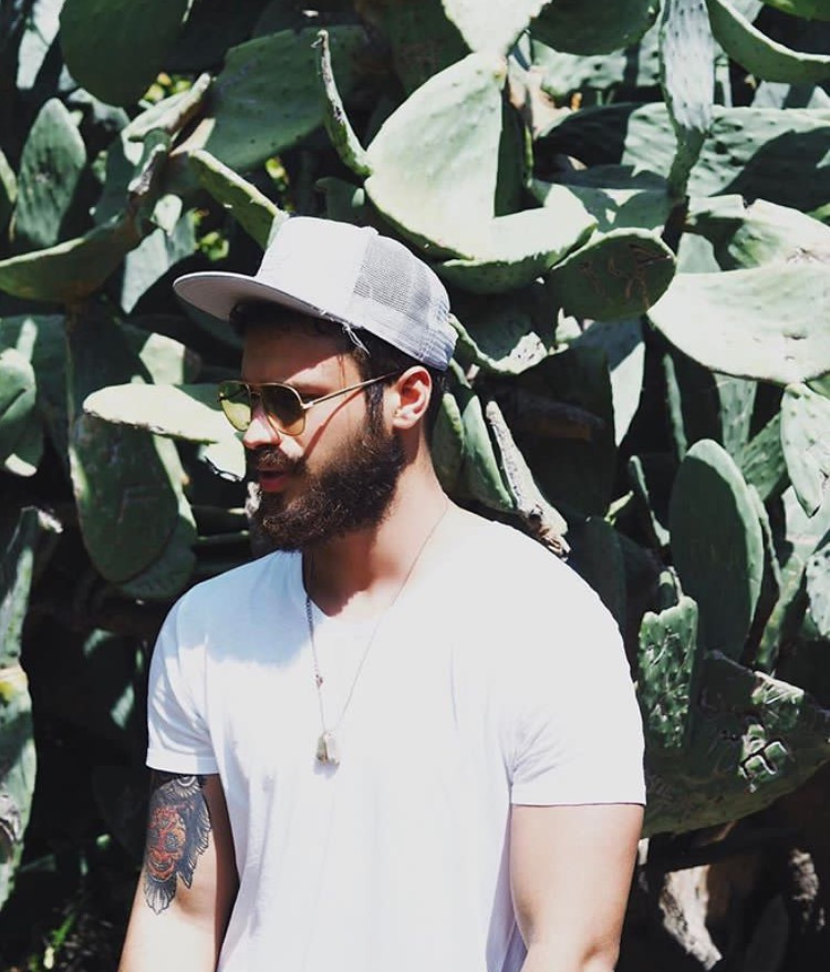 Stili yakala: Oğuz Sarıpınar