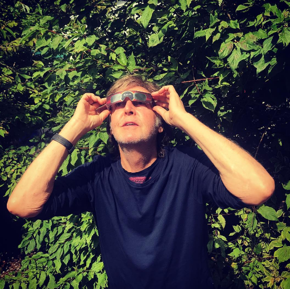 Ünlülerin gözünden Güneş tutulması Ünlülerin gözünden Güneş tutulması