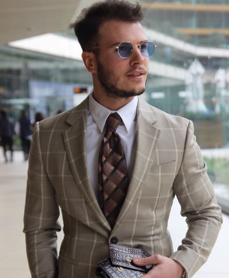 Stili yakala: Hakan Pagu