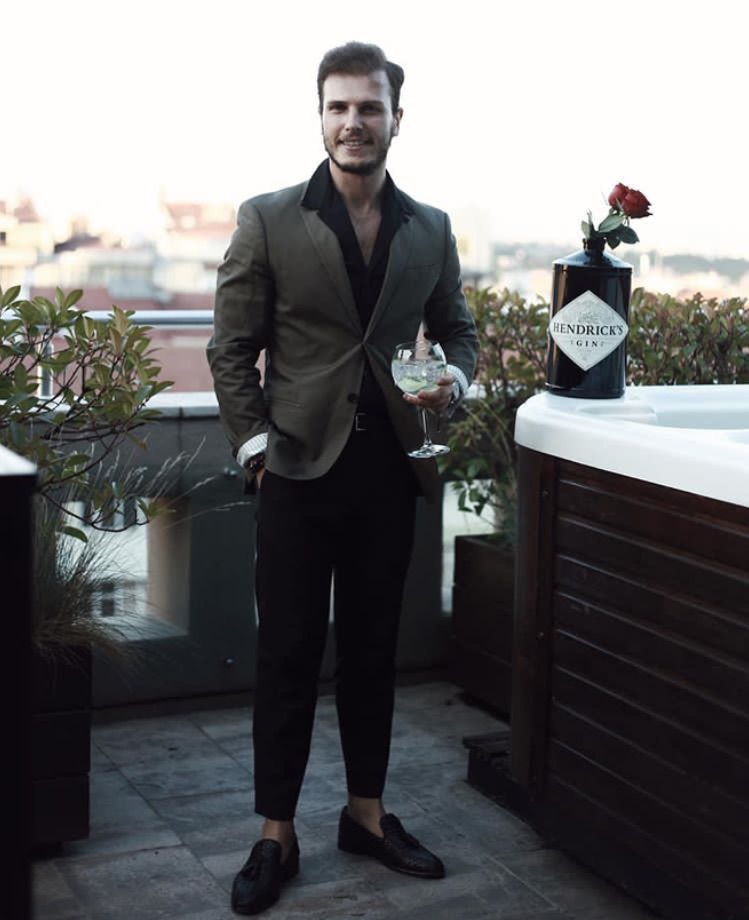 Stili yakala: Hakan Pagu