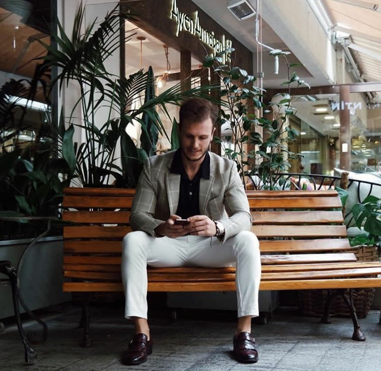 Stili yakala: Hakan Pagu