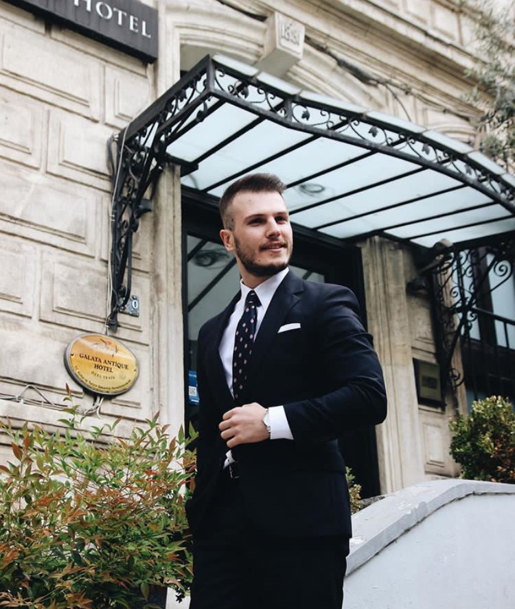 Stili yakala: Hakan Pagu