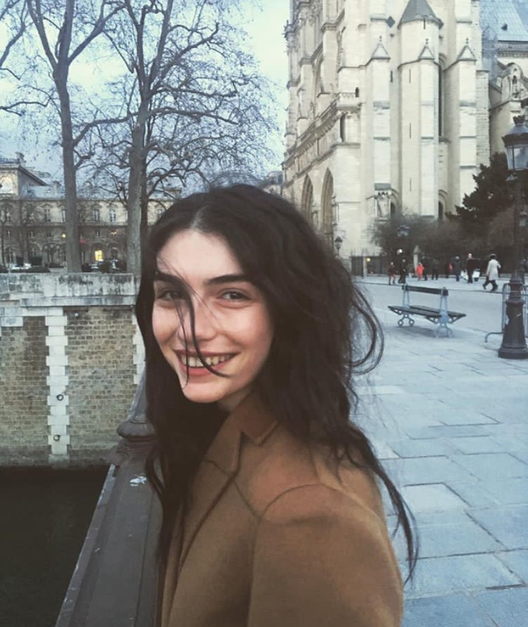 Mercek altında: Hazar Ergüçlü