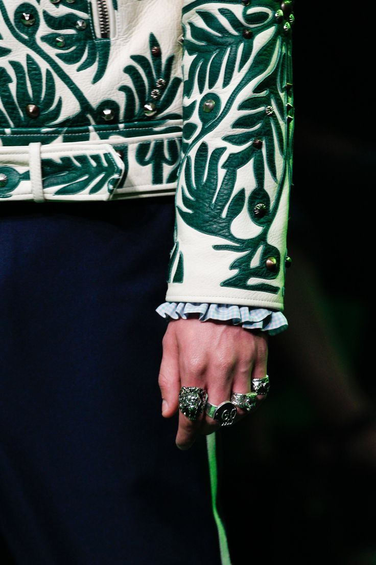 Haftaya aksesuarlarla imzamızı atıyoruz