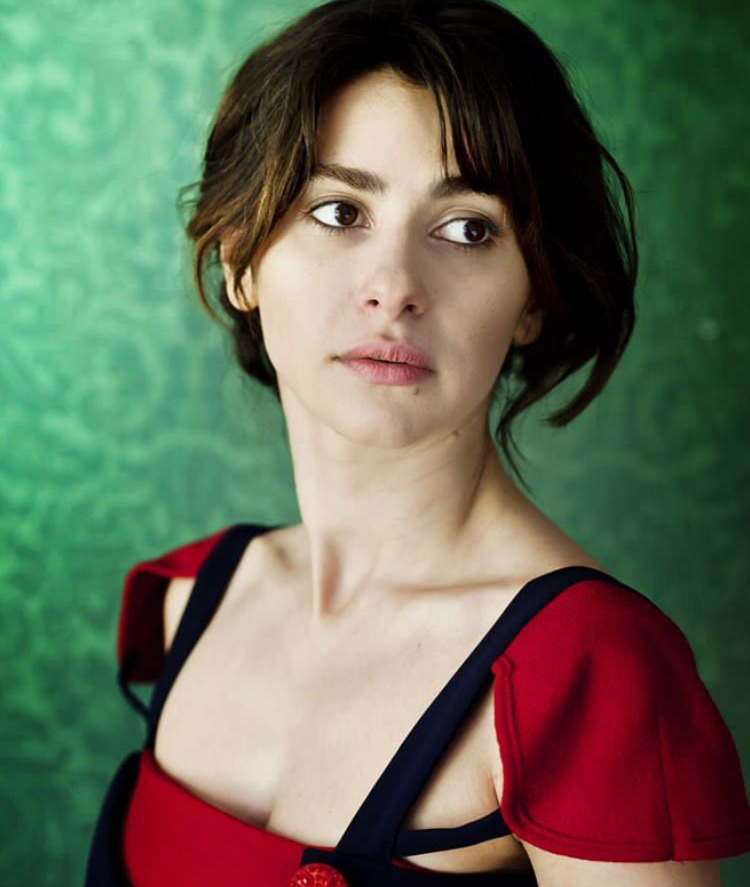 Mercek altında: Nesrin Cavadzade