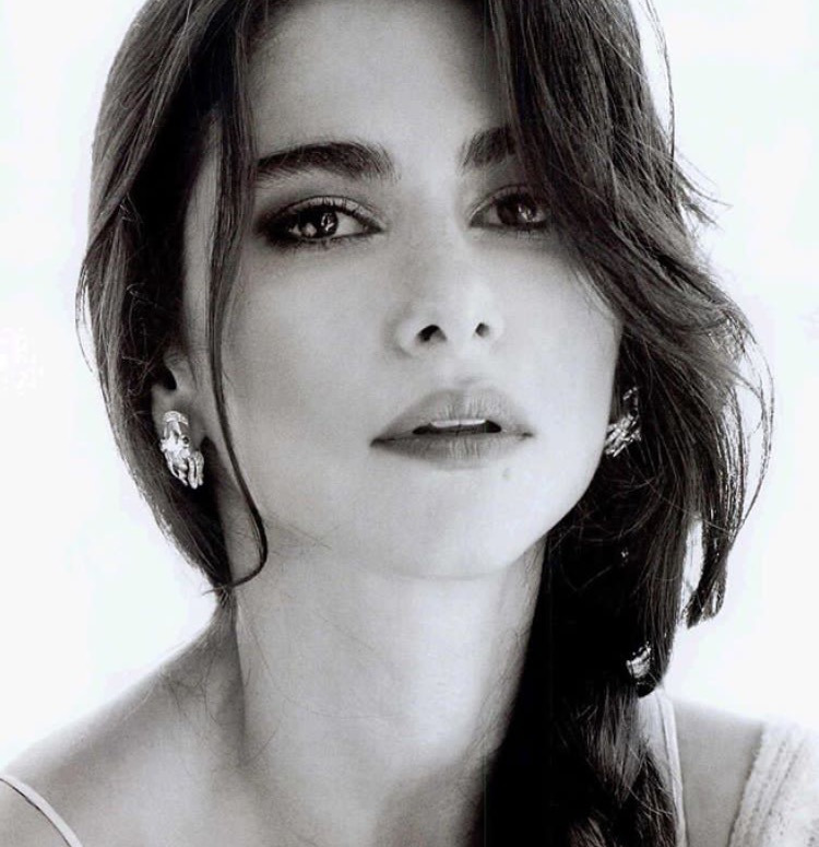 Mercek altında: Nesrin Cavadzade