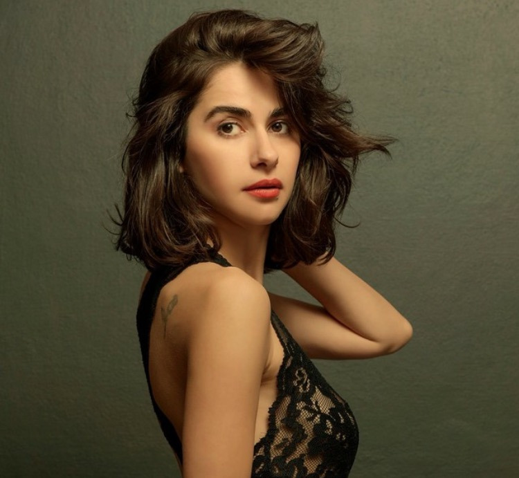 Mercek altında: Nesrin Cavadzade